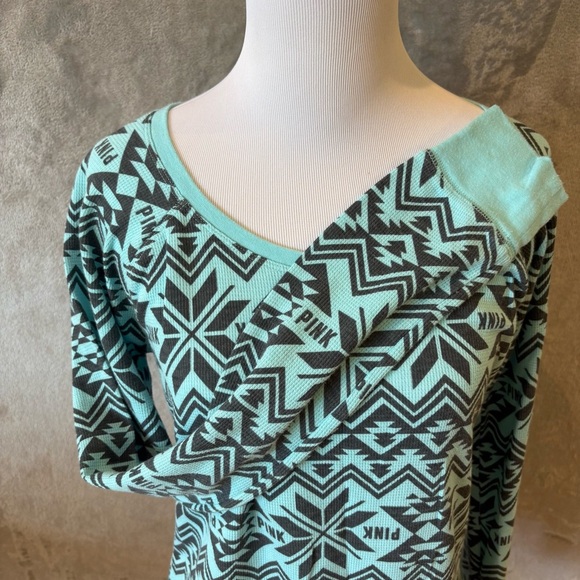 Victoria's Secret PINK Aztec Festive Holiday Sleep Long Sleeve Tee Wmn’s Sz L - Picture 7 of 10